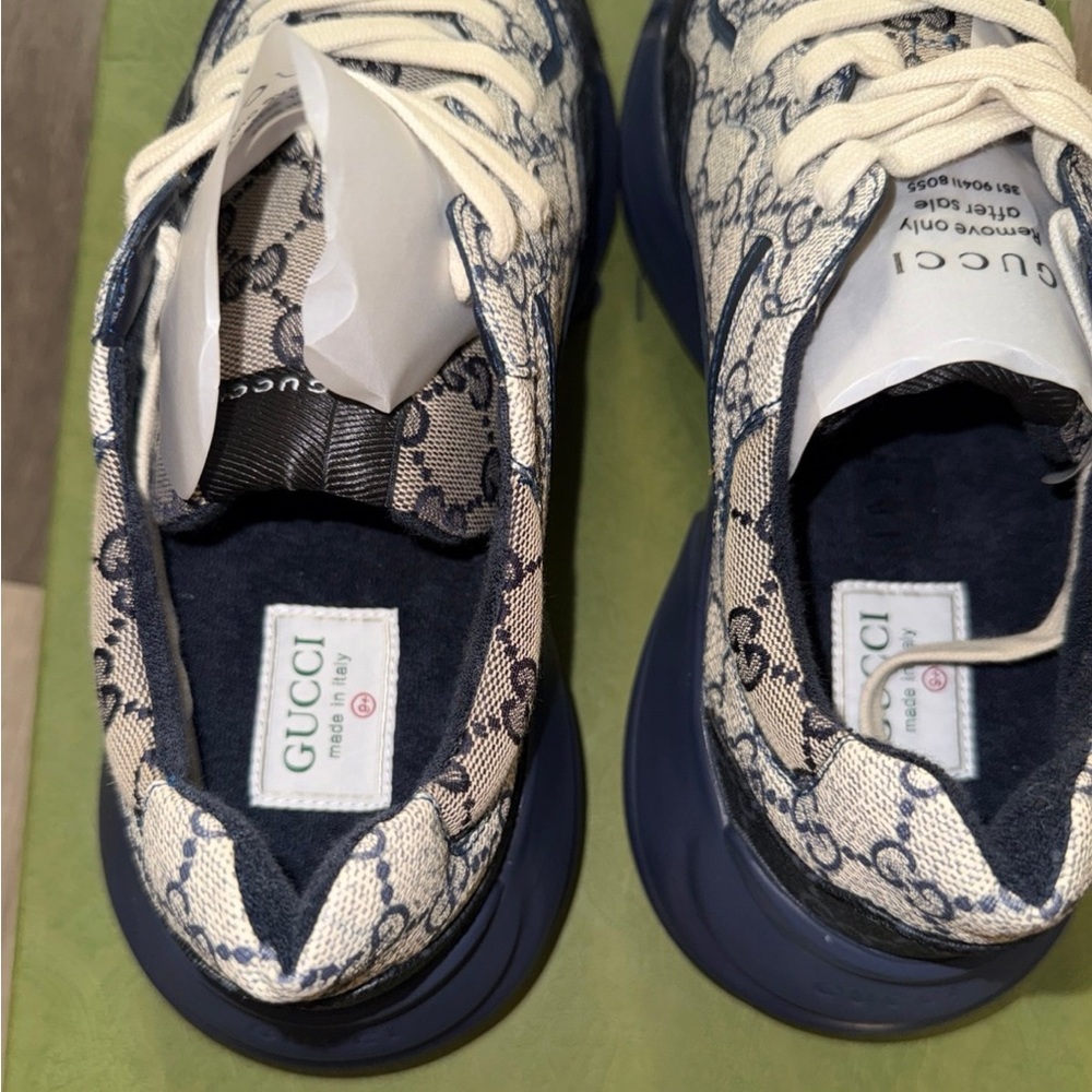 🆕 Gucci Rhyton Sneakers - Picture 9 of 12